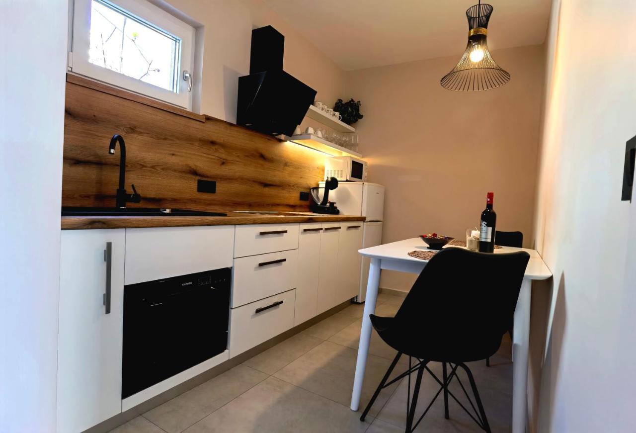 Stay In The Very Heart Of Porec - 50M To The Beach Eksteriør billede