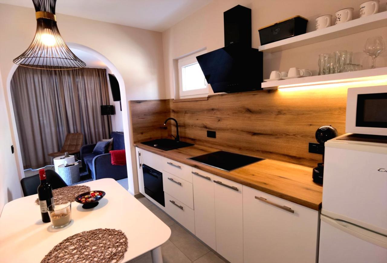 Stay In The Very Heart Of Porec - 50M To The Beach Eksteriør billede